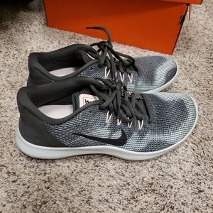 Nike Flex Rn 2018 Women’s size 9